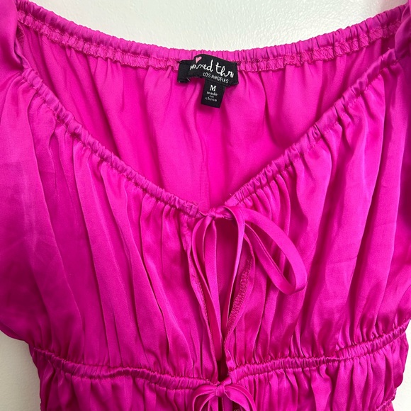 Never worn HOT bright pink crop top with ties - Picture 3 of 5